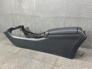 Бардачок между сиденьями MERCEDES-BENZ A-CLASS W177 260.920 3 ракурс Бардачок между сиденьями MERCEDES-BENZ A-CLASS W177 260.920 3 ракурс