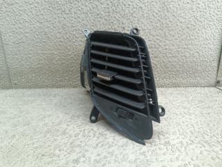 Дуйки левые передние NISSAN ELGRAND APE50 68750 VG000 1 ракурс