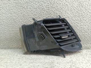 Дуйки левые передние NISSAN ELGRAND APE50 68750 VG000 2 ракурс