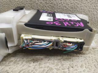 Блок предохранителей TOYOTA VELLFIRE AGH30 89221-58111 5 ракурс