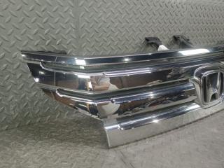 Решетка радиатора HONDA STEPWGN RK5 R20A 2 ракурс