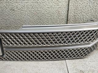 Решетка радиатора TOYOTA VOXY AZR60 53101-28220 5 ракурс