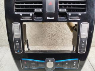 Климат-контроль NISSAN LEAF AZE0 EM57 27500 3NH0C 3 ракурс