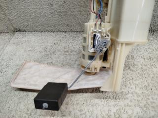 Топливный насос TOYOTA VITZ NSP130 1NR-FE 77704-52110 3 ракурс