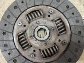 Диск сцепления MAZDA BONGO BRAWNY SKF6V RF 2 ракурс Диск сцепления MAZDA BONGO BRAWNY SKF6V RF 2 ракурс
