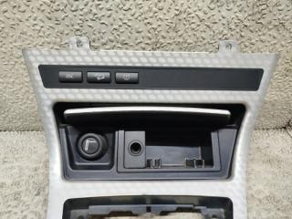 Консоль кпп BMW X3 E83 3 ракурс Консоль кпп BMW X3 E83 3 ракурс