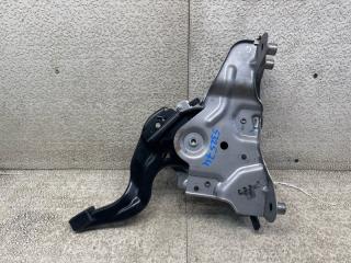 Педаль ручника NISSAN X-TRAIL HNT32 1 ракурс Педаль ручника NISSAN X-TRAIL HNT32 1 ракурс