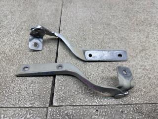Петля капота SUZUKI EVERY DA64V 3 ракурс