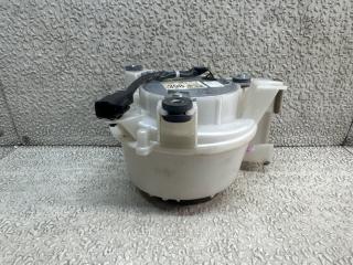 Мотор охлаждения батареи TOYOTA CAMRY AVV50 2 ракурс Мотор охлаждения батареи TOYOTA CAMRY AVV50 2 ракурс