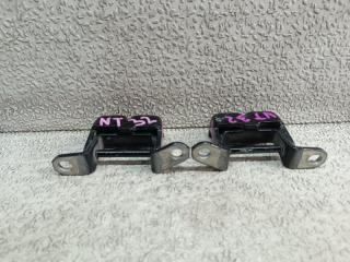 Петли 5-й двери NISSAN X-TRAIL NT32 3 ракурс