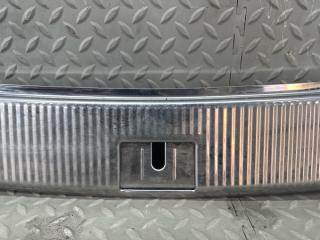 Накладка на багажник VOLKSWAGEN TOUAREG 7L 7L6863459B 3 ракурс Накладка на багажник VOLKSWAGEN TOUAREG 7L 7L6863459B 3 ракурс