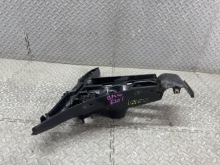 Крепеж бампера правый задний BMW 6-SERIES E63 51127008839 4 ракурс