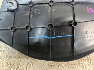 Пластик салона правый передний TOYOTA PRIUS ZVW51 58817-47060 4 ракурс