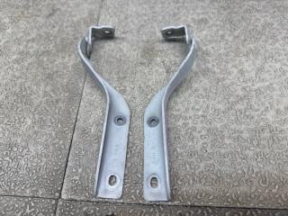 Петля капота SUZUKI EVERY DA64W 1 ракурс