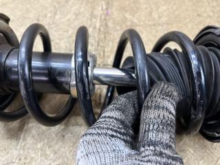 Стойка левая передняя DAIHATSU WAKE LA710S KF-VET 48520-B2D50 4 ракурс Стойка левая передняя DAIHATSU WAKE LA710S KF-VET 48520-B2D50 4 ракурс