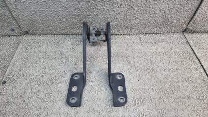 Петля капота SUZUKI WAGON R MH22S 1 ракурс