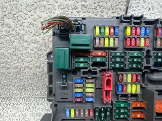 Блок предохранителей BMW X1 E84 N52B30AE 9119444 2 ракурс