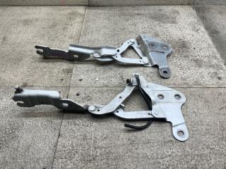 Петля капота BMW X1 E84 3 ракурс