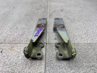 Петля капота MITSUBISHI EK WAGON H81W 2 ракурс Петля капота MITSUBISHI EK WAGON H81W 2 ракурс