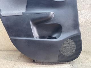 Обшивка дверей левая задняя TOYOTA RACTIS NCP125 3 ракурс
