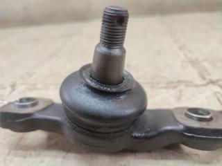 Шаровая опора левая передняя TOYOTA CROWN GRS200 4GR-FSE 3 ракурс