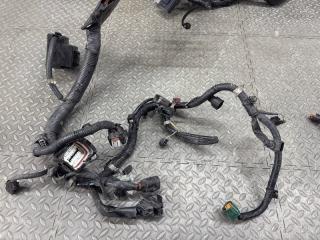 Коса под капот NISSAN SKYLINE HV37 VQ35HR 2 ракурс Коса под капот NISSAN SKYLINE HV37 VQ35HR 2 ракурс