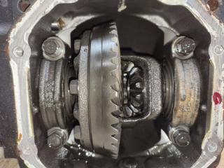 Редуктор передний MITSUBISHI MINICAB U62T 3G83 2 ракурс Редуктор передний MITSUBISHI MINICAB U62T 3G83 2 ракурс