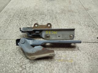 Петля капота NISSAN LAUREL HC35 RB20DE 3 ракурс