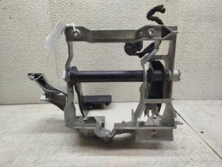 Педаль тормоза AUDI A4 8K CDN 8K2723140A 5 ракурс Педаль тормоза AUDI A4 8K CDN 8K2723140A 5 ракурс