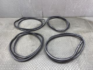 Уплотнение дверное AUDI A4 8K CDN 8K5033721E 1 ракурс
