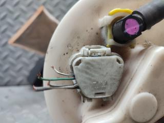 Топливный насос TOYOTA VITZ KSP130 1KR-FE 5 ракурс