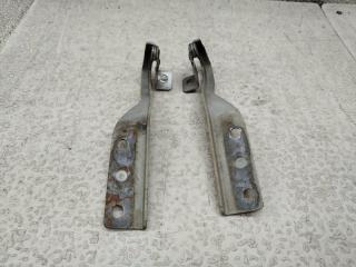 Петля капота SUZUKI EVERY DA62W 1 ракурс
