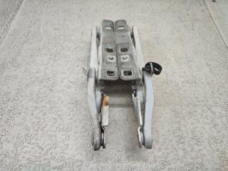 Петля капота MERCEDES-BENZ CL-CLASS C215 M137E58 2208800228 2 ракурс