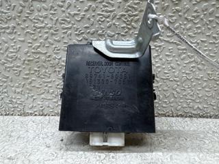 Блок управления дверьми TOYOTA LAND CRUISER CYGNUS UZJ100 2UZ-FE 89741-60051 2 ракурс
