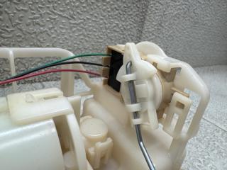 Топливный насос TOYOTA PRIUS ZVW51 77020-12A60 2 ракурс