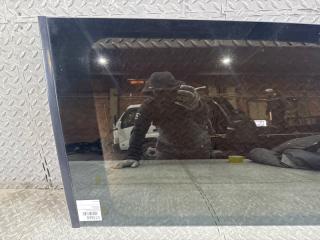 Стекло собачника левое заднее TOYOTA LAND CRUISER CYGNUS UZJ100 2UZ-FE 43R-00073 2 ракурс