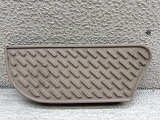 Накладка на порог задняя TOYOTA LAND CRUISER CYGNUS UZJ100 2UZ-FE 58625-60020 2 ракурс Накладка на порог задняя TOYOTA LAND CRUISER CYGNUS UZJ100 2UZ-FE 58625-60020 2 ракурс