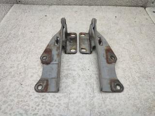 Петля капота NISSAN BLUEBIRD U14 1 ракурс Петля капота NISSAN BLUEBIRD U14 1 ракурс