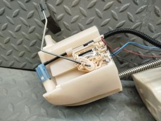 Топливный насос TOYOTA PORTE NCP145 1NZ-FE 3 ракурс