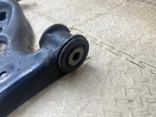 Рычаг правый передний VOLKSWAGEN TOURAN 1T3 CTH 3 ракурс