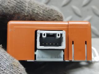 Блок управления дверьми TOYOTA ISIS ANM10 1AZ-FSE 89740-44030 3 ракурс