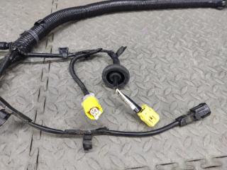 Коса под капот TOYOTA HIACE TRH216 2TR-FE 82020-V3181-C 3 ракурс
