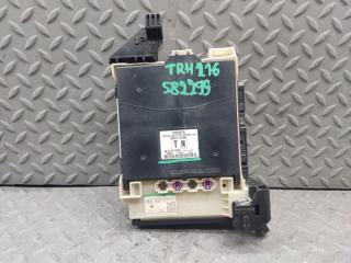 Блок предохранителей TOYOTA HIACE TRH216 2TR-FE 82730-26161-C, 89221-V3080 2 ракурс