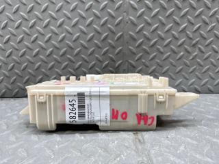 Блок предохранителей TOYOTA LAND CRUISER CYGNUS UZJ100 2UZ-FE 82600-B1332 3 ракурс