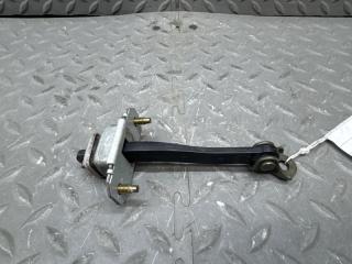 Ограничитель двери правый задний SUBARU FORESTER SG5 EJ202DWUAE 1 ракурс