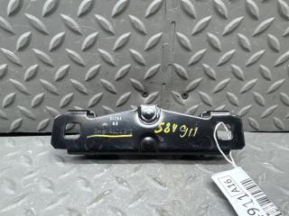 Петля замка багажника VOLVO S60 FS40 B4204T11 3M51R404B12 3 ракурс