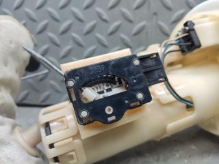 Топливный насос SUZUKI WAGON R MH55S R06A 15100-63R01 3 ракурс
