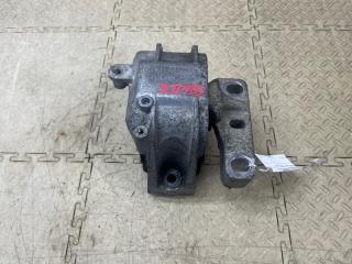 Подушка двигателя правая передняя VOLKSWAGEN TOURAN 1T3 CAVB 1K0199262 1 ракурс Подушка двигателя правая передняя VOLKSWAGEN TOURAN 1T3 CAVB 1K0199262 1 ракурс