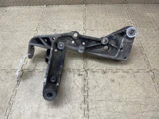 Крепление рычага левое переднее VOLKSWAGEN TOURAN 1T3 CAVB 1K0199295E 2 ракурс Крепление рычага левое переднее VOLKSWAGEN TOURAN 1T3 CAVB 1K0199295E 2 ракурс
