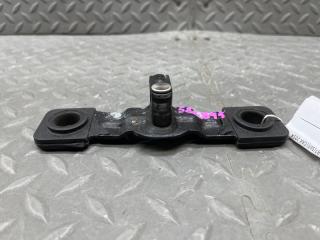 Петля замка багажника VOLKSWAGEN PASSAT B7(365) CAX 3C9827507 2 ракурс